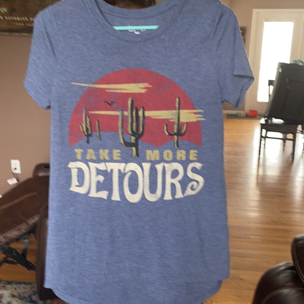 Lot of ladies medium shirts. Most from Old Navy - Picture 3 of 7